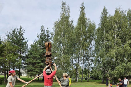 Jubiliejinės skulptūros Rokiškio parke: drožėjų dovana miestui